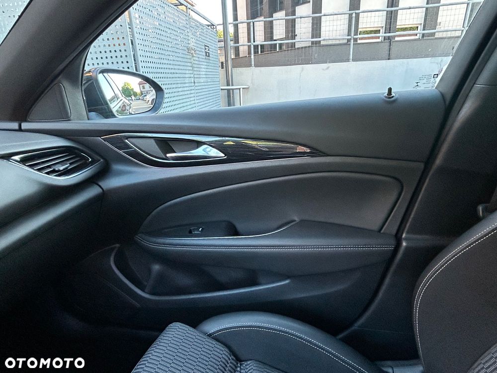 Opel Insignia - 38