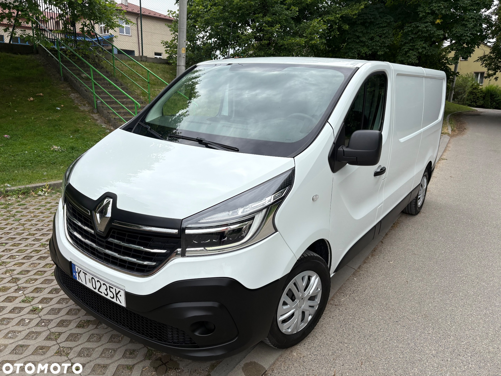 Renault TRAFIC - 2