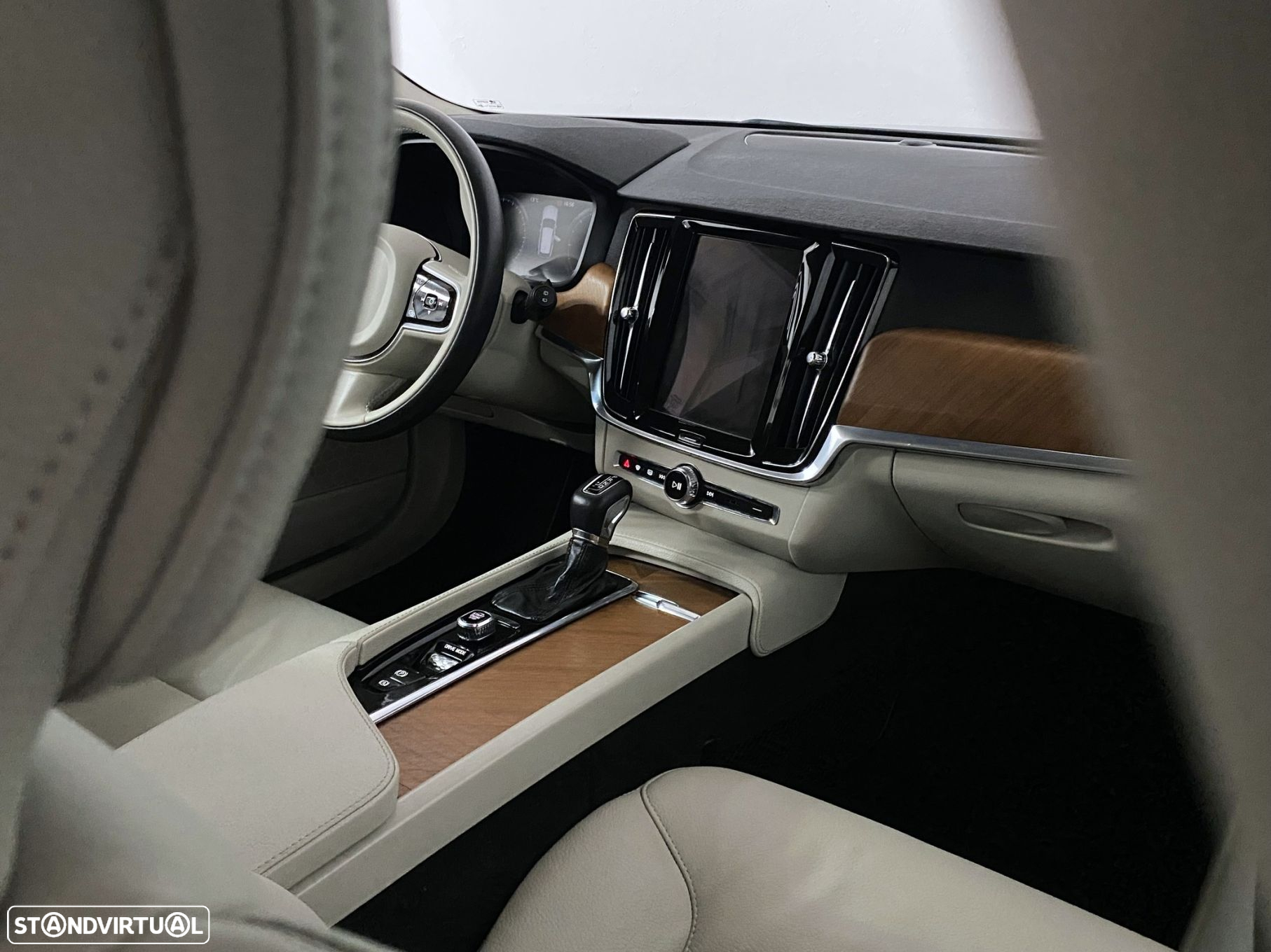 Volvo V90 2.0 D4 Inscription Geartronic - 22