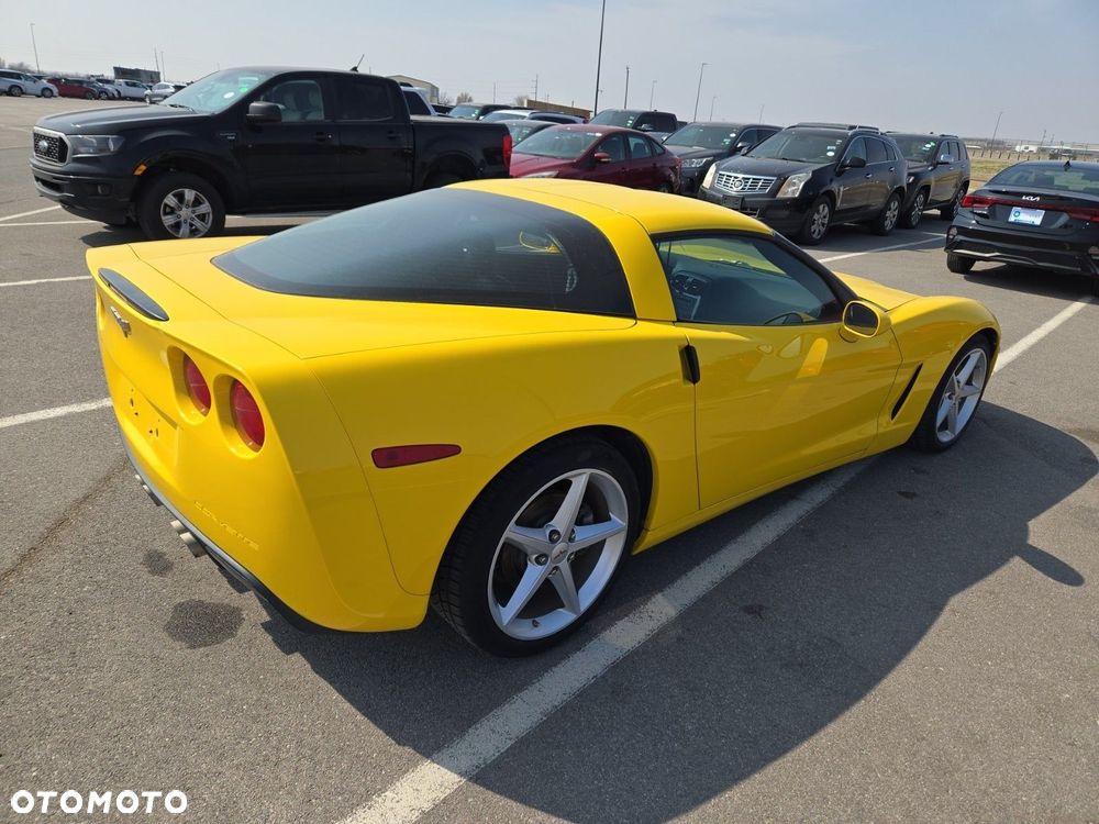 Chevrolet Corvette - 4