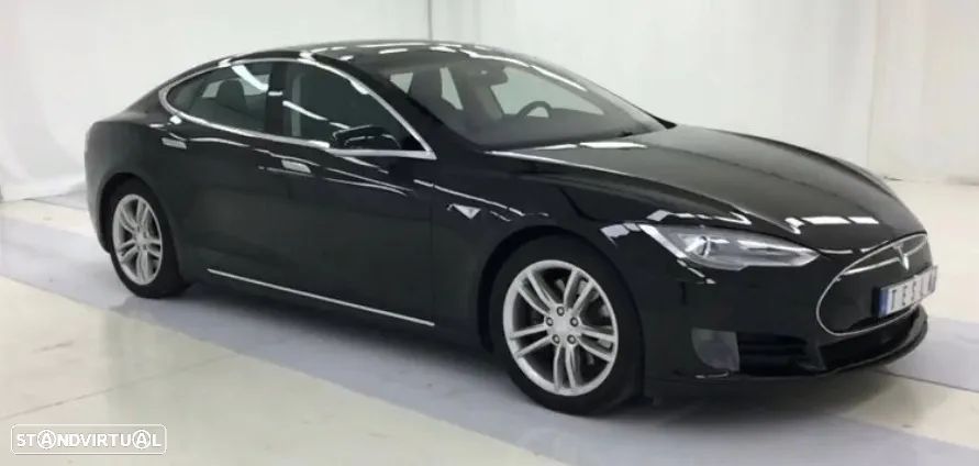 Tesla Model S - 13