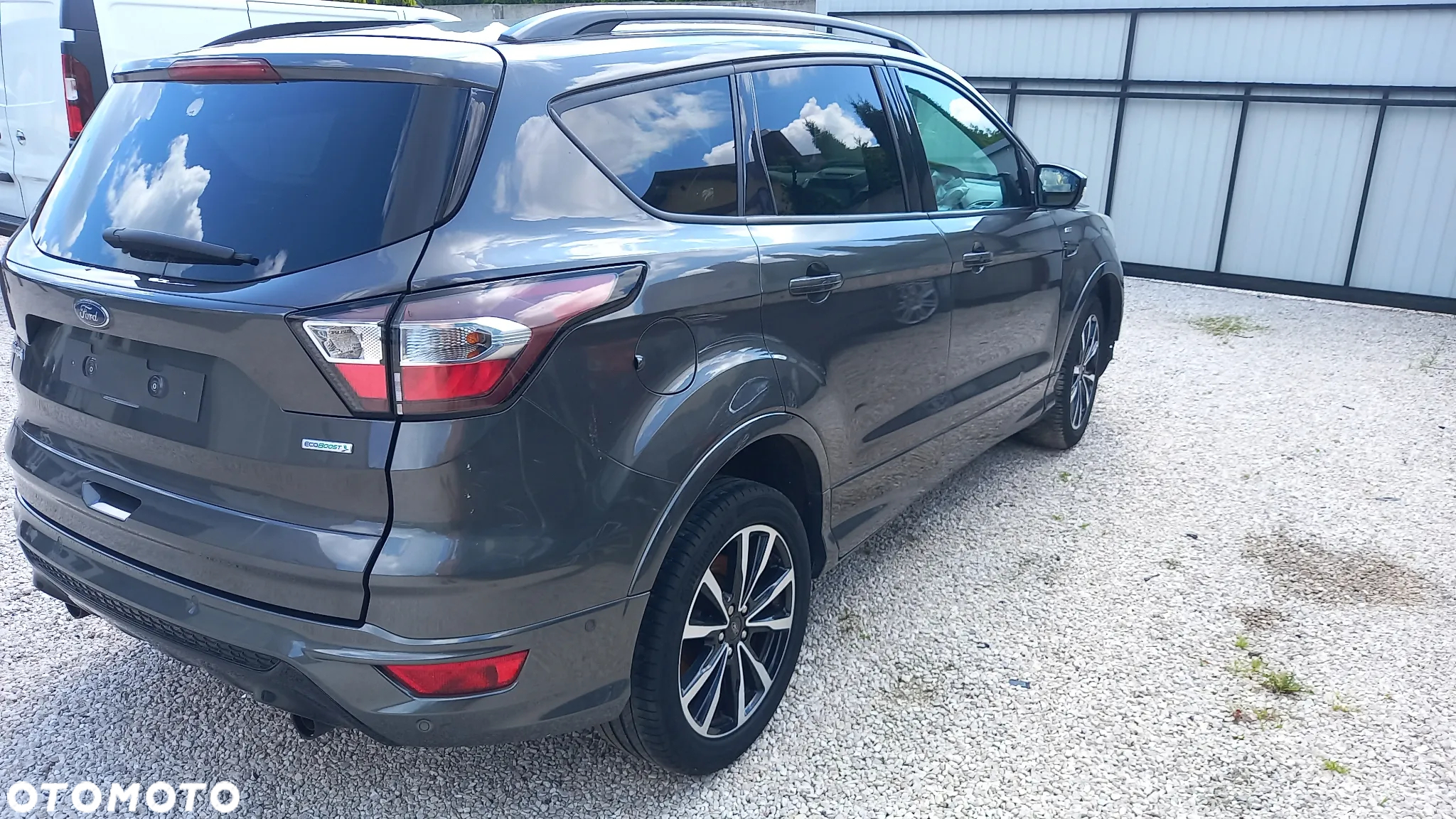Ford Kuga - 3