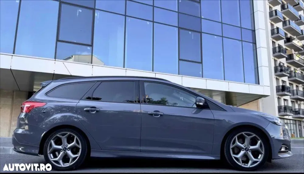 Ford Focus ST - 4