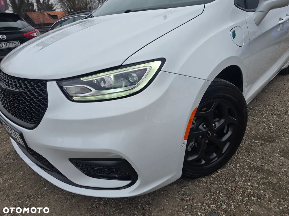 Chrysler Pacifica - 3