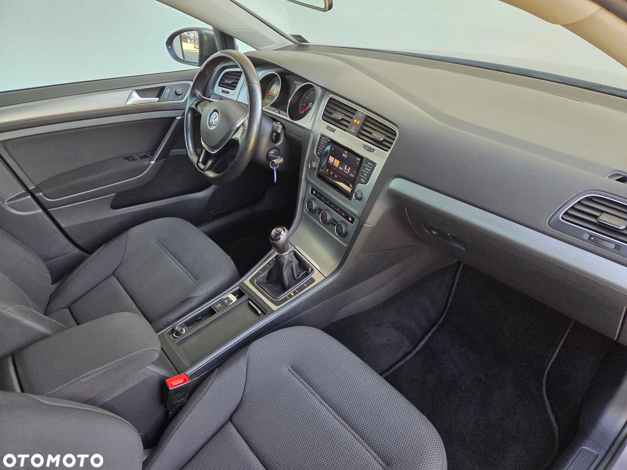 Volkswagen Golf - 10