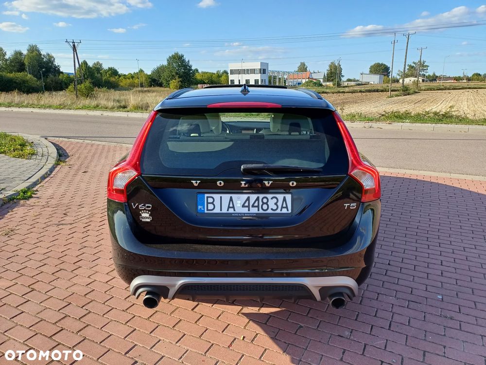 Volvo V60 T5 Drive-E Dynamic Edition (Momentum) - 4
