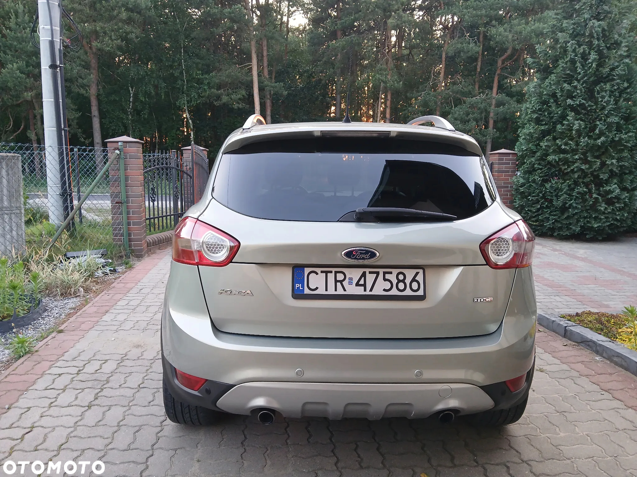Ford Kuga - 12