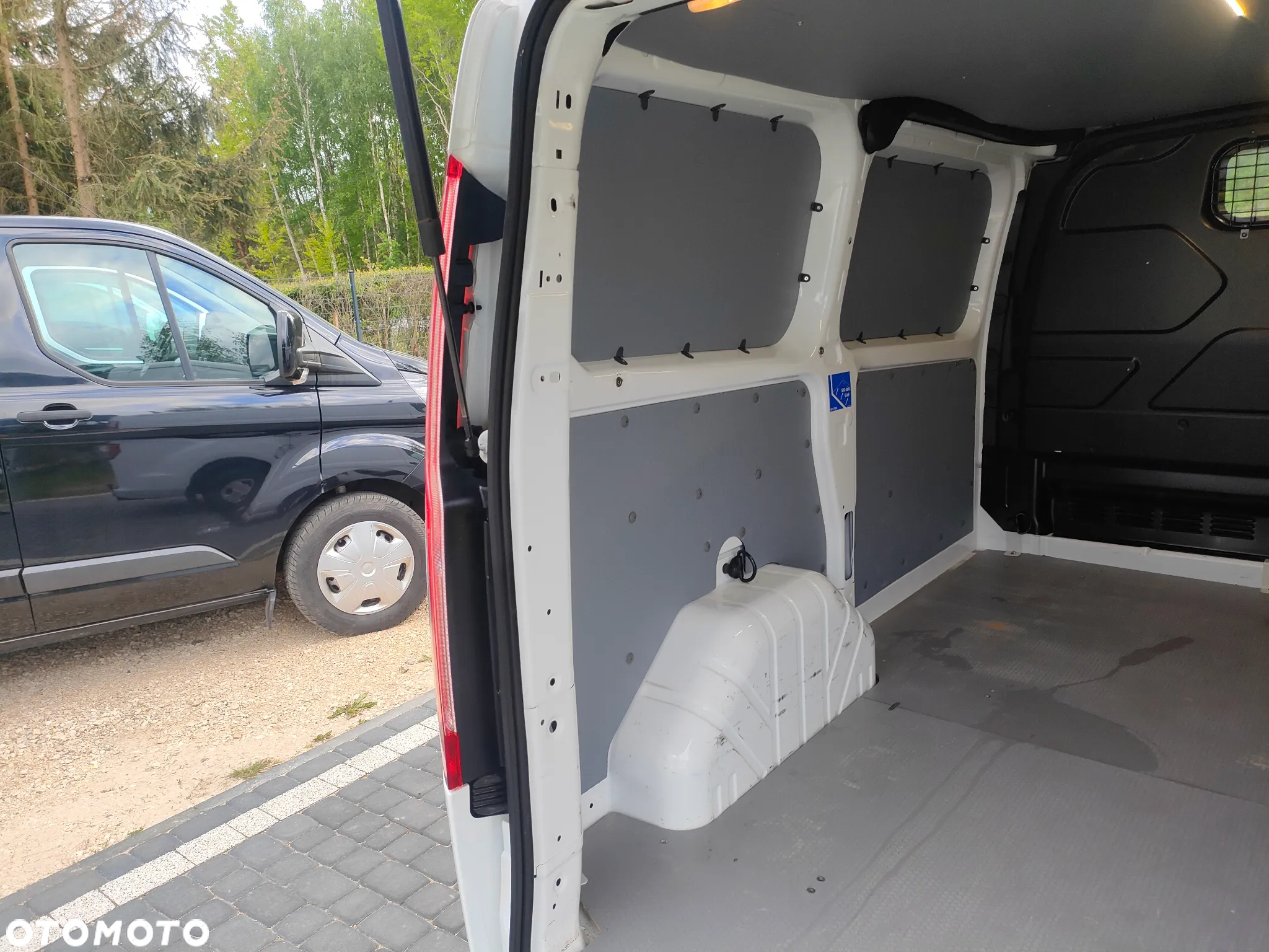 Ford TRANSIT CUSTOM 2019r 2,0 TDCI 130 KM L1H1 EURO 6  LEDY - 23