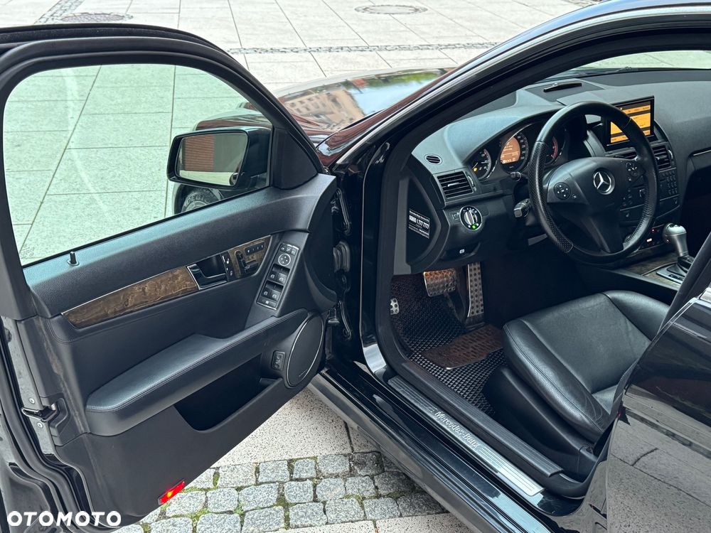 Mercedes-Benz Klasa C 320 CDI Avantgarde 4-Matic - 9