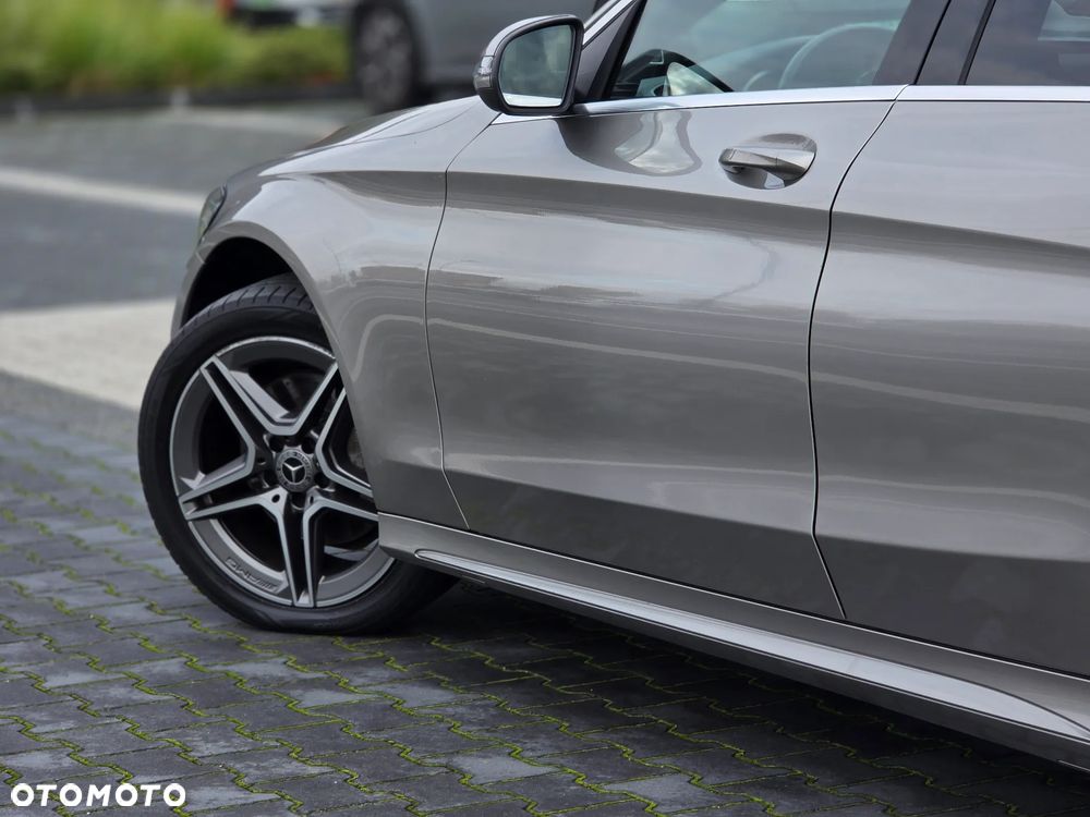 Mercedes-Benz Klasa C 200 d 9G-TRONIC - 33