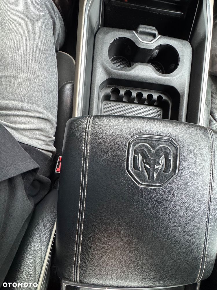 RAM 1500 Crew Cab Shortbed Laramie - 26