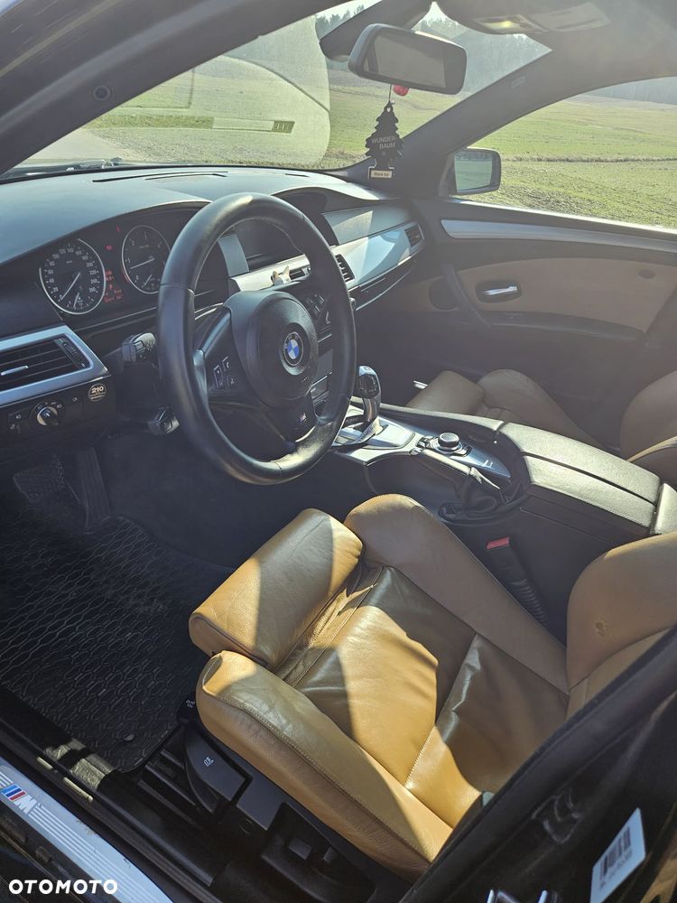 BMW Seria 5 525d Edition Sport - 10
