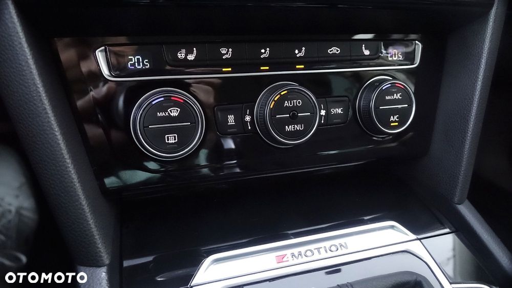 Volkswagen Passat - 36