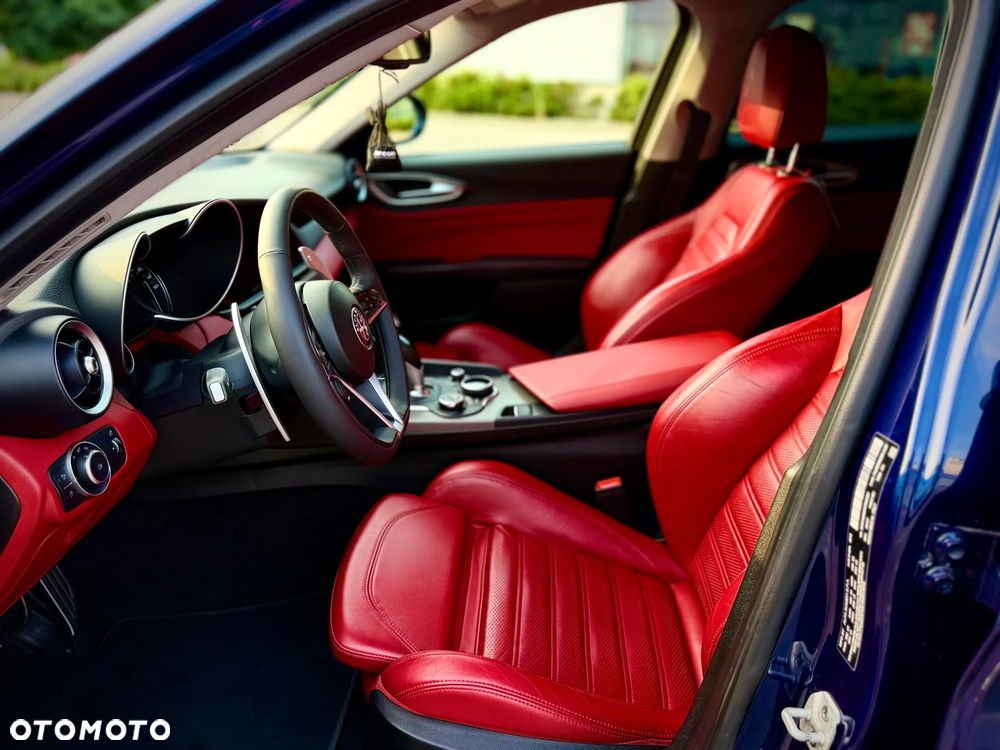 Alfa Romeo Giulia 2.0 Turbo 16V AT8 Veloce Ti - 18
