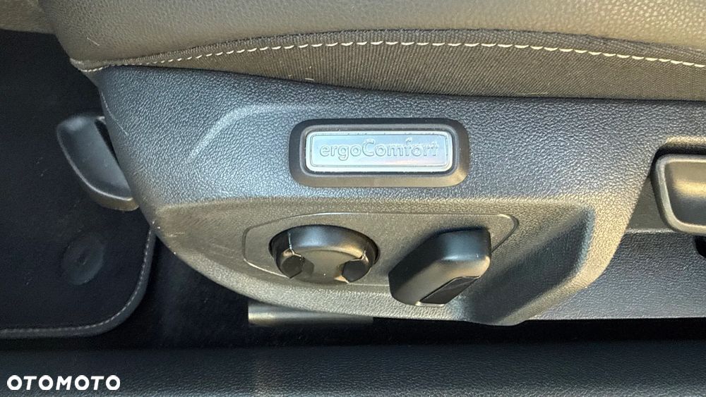 Volkswagen Arteon 2.0 TDI SCR R-Line DSG - 30