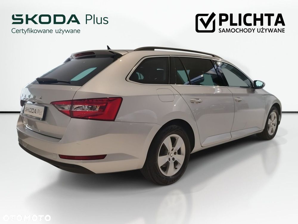 Skoda Superb 2022 photo 5