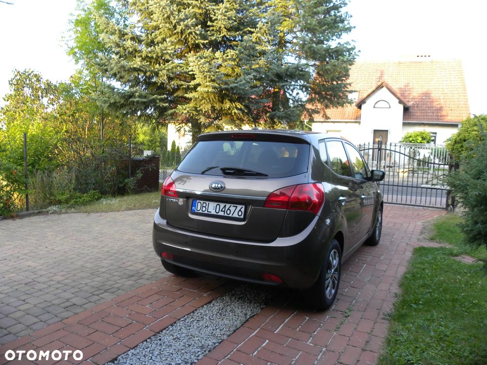 Kia Venga - 8
