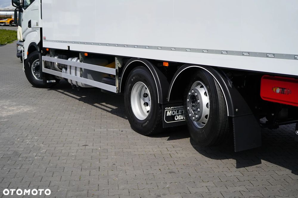 Iveco / S-WAY / 420 / E 6 / KONTENER + WINDA / 22 PALETY / RETARDER / OŚ SKRĘTNA / ROLETA - 19