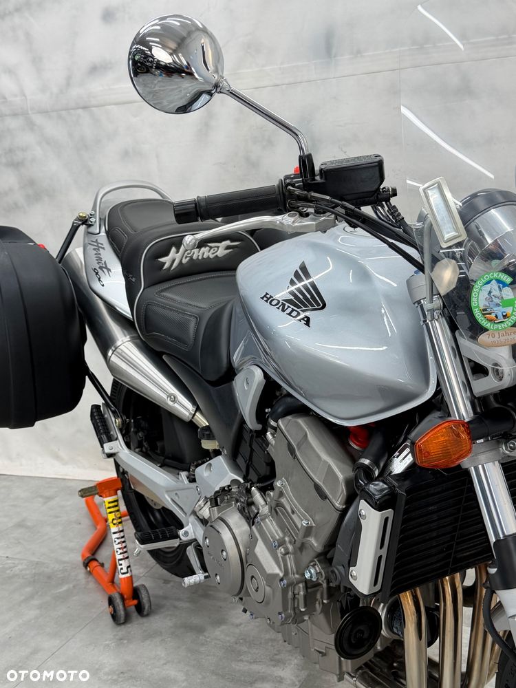 Honda Hornet - 14
