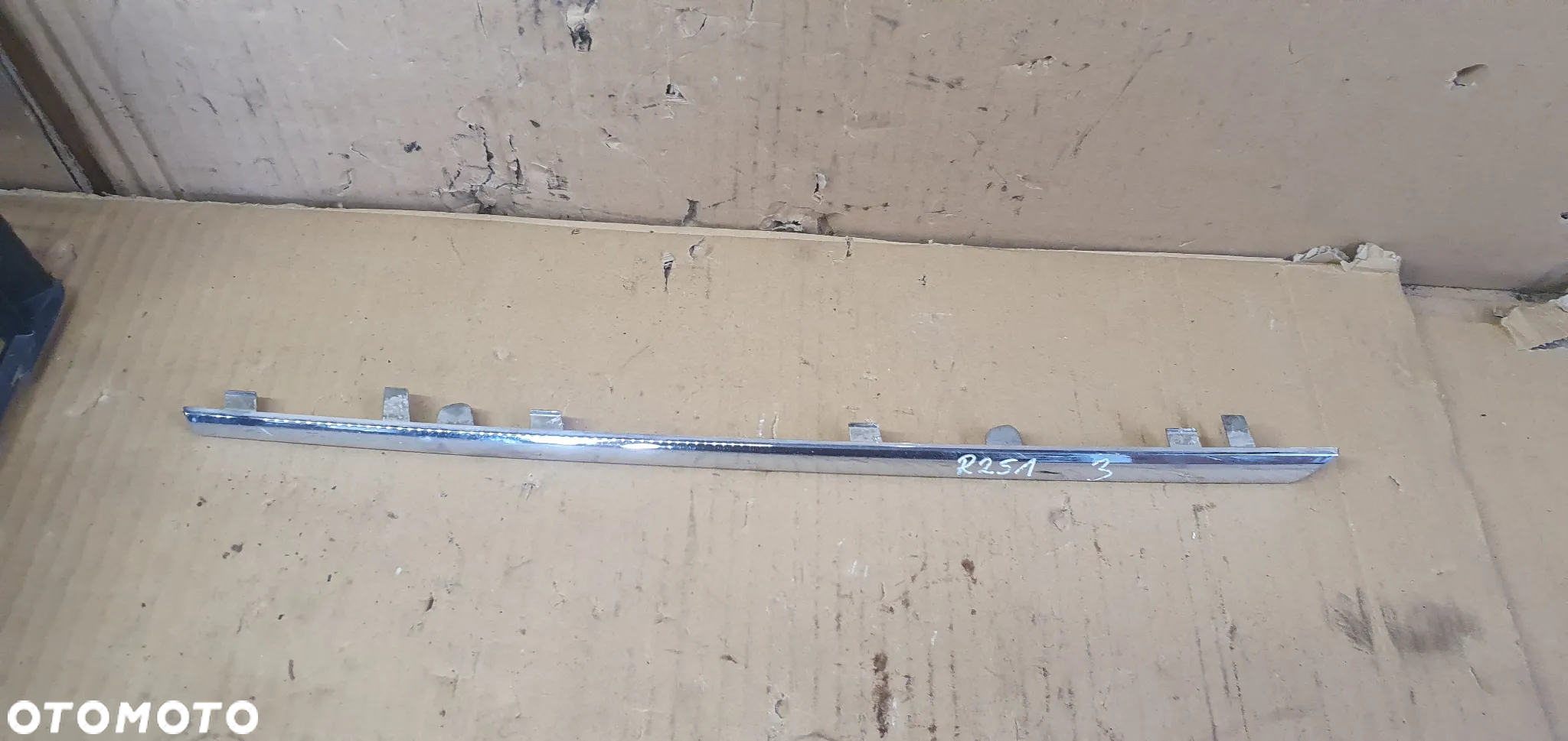 Listwa chrom Grilla atrapy Mercedes R-Klasa W251 A2518880085 - 5