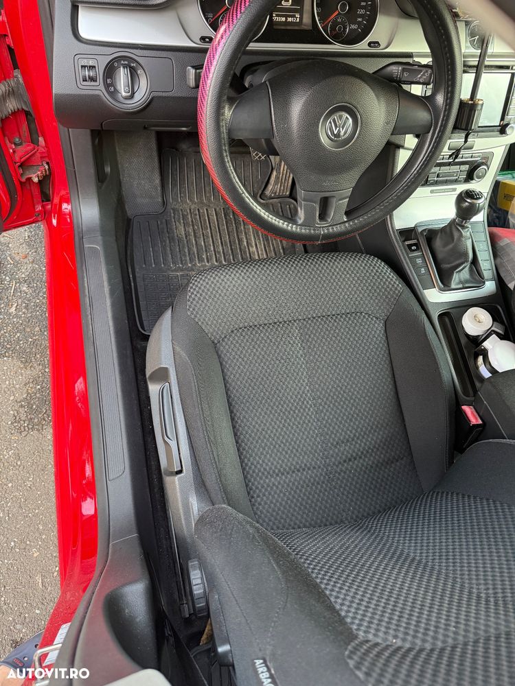 Volkswagen Passat - 8