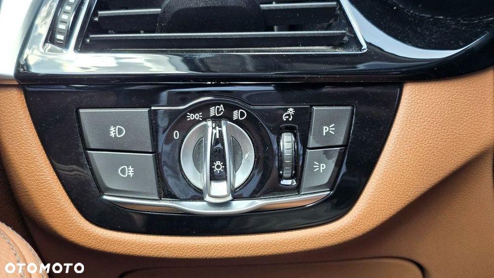 BMW Seria 5 518d Sport Line - 17