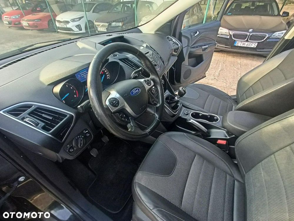 Ford Kuga 1.6 EcoBoost 2x4 Titanium - 31