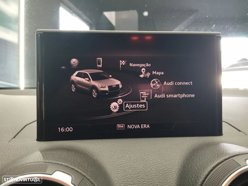 Audi Q2 30 TDI Design S tronic - 32