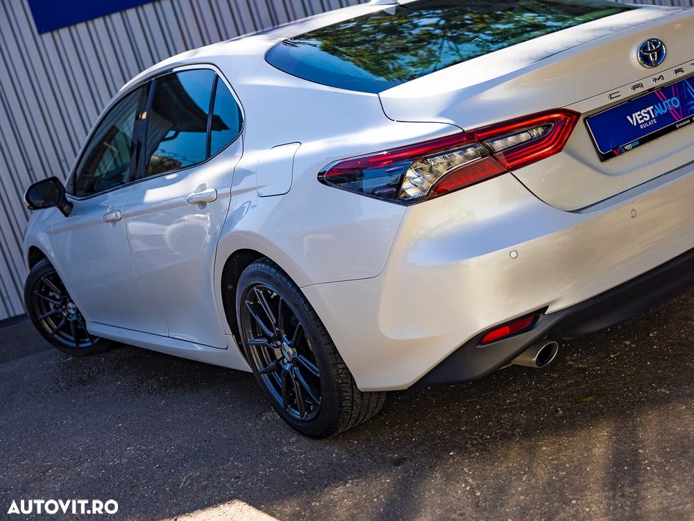 Toyota Camry 2.5 Hybrid Exclusive - 12