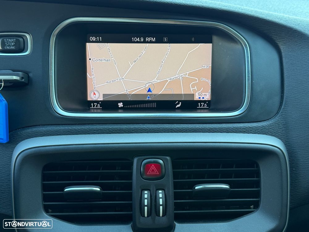 Volvo V40 2.0 D3 Momentum - 33