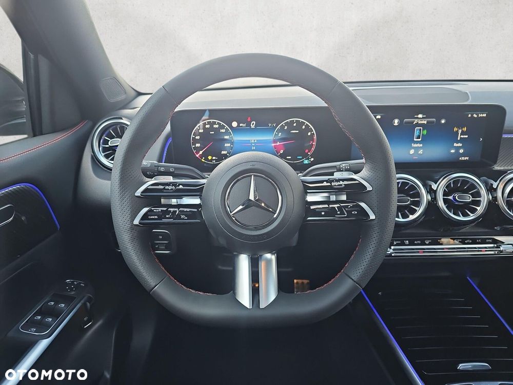 Mercedes-Benz GLB - 14