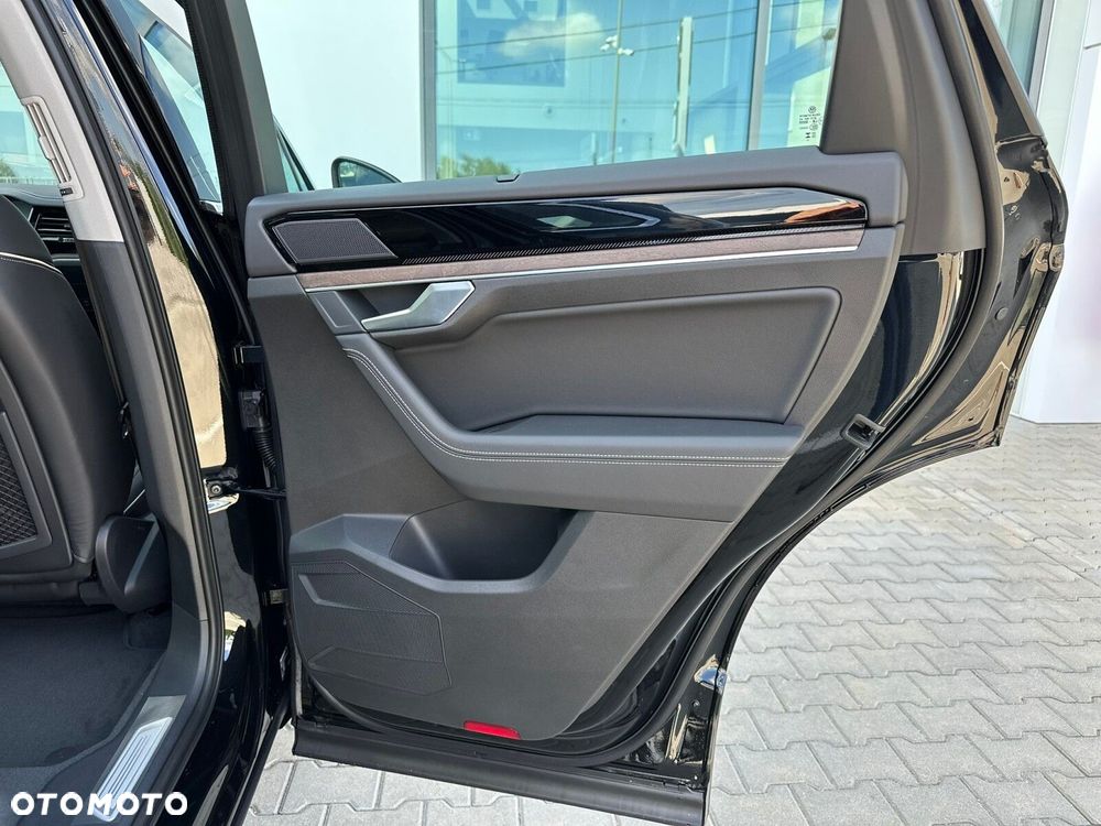 Volkswagen Touareg - 19