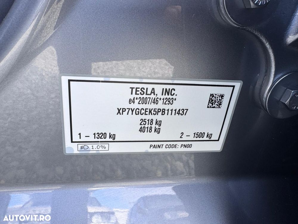 Tesla Model Y AWD Performance - 5