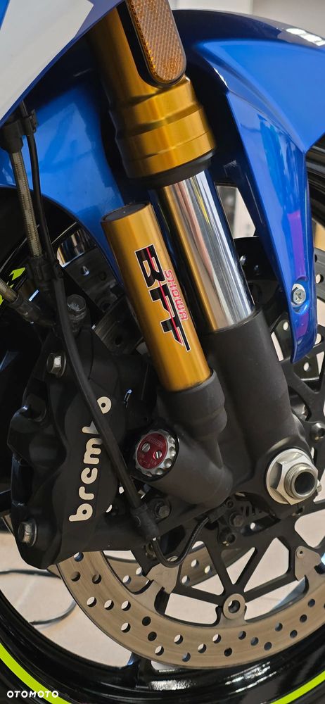 Suzuki GSX-R - 15