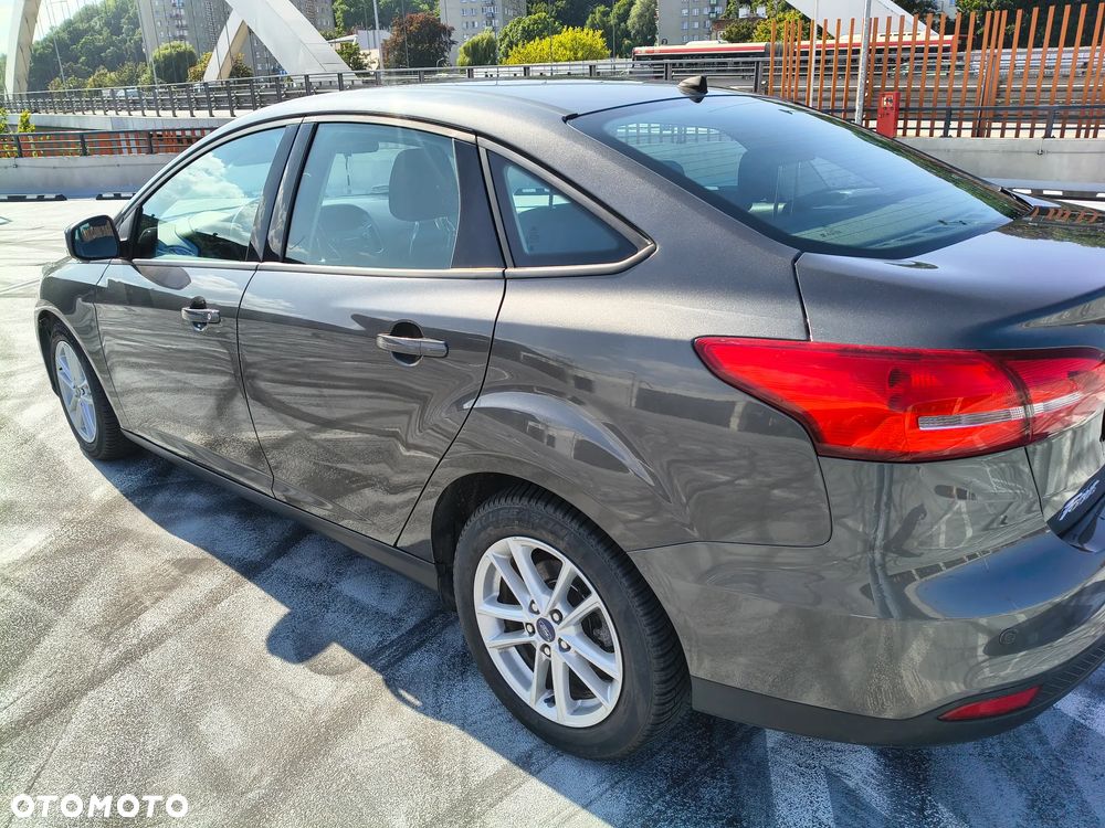 Ford Focus 1.6 Trend - 13