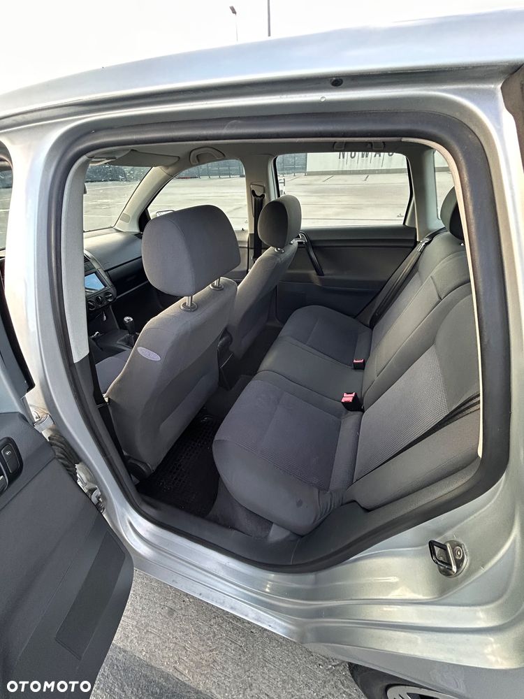 Volkswagen Polo 1.4 16V Comfortline - 5