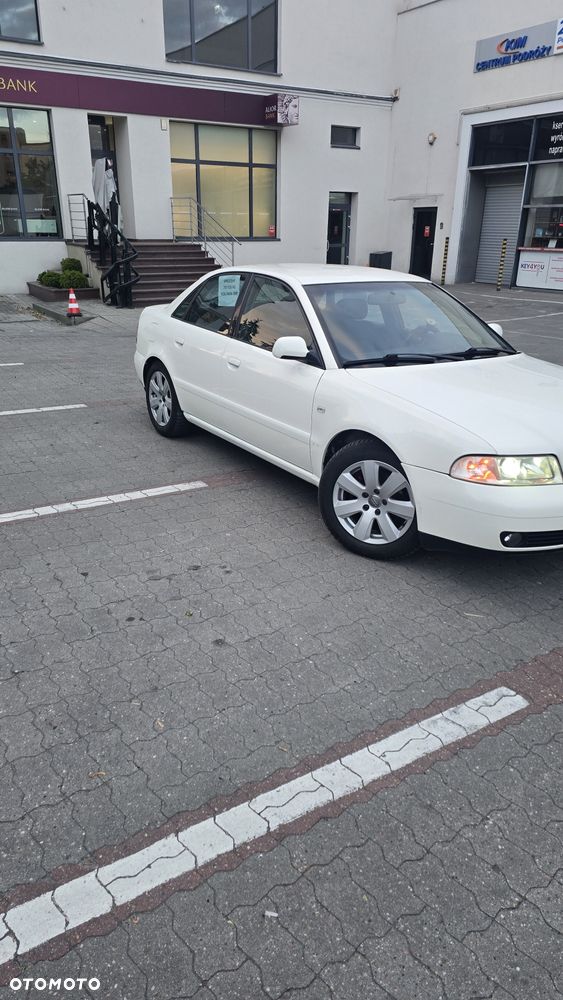 Audi A4 Limousine - 6