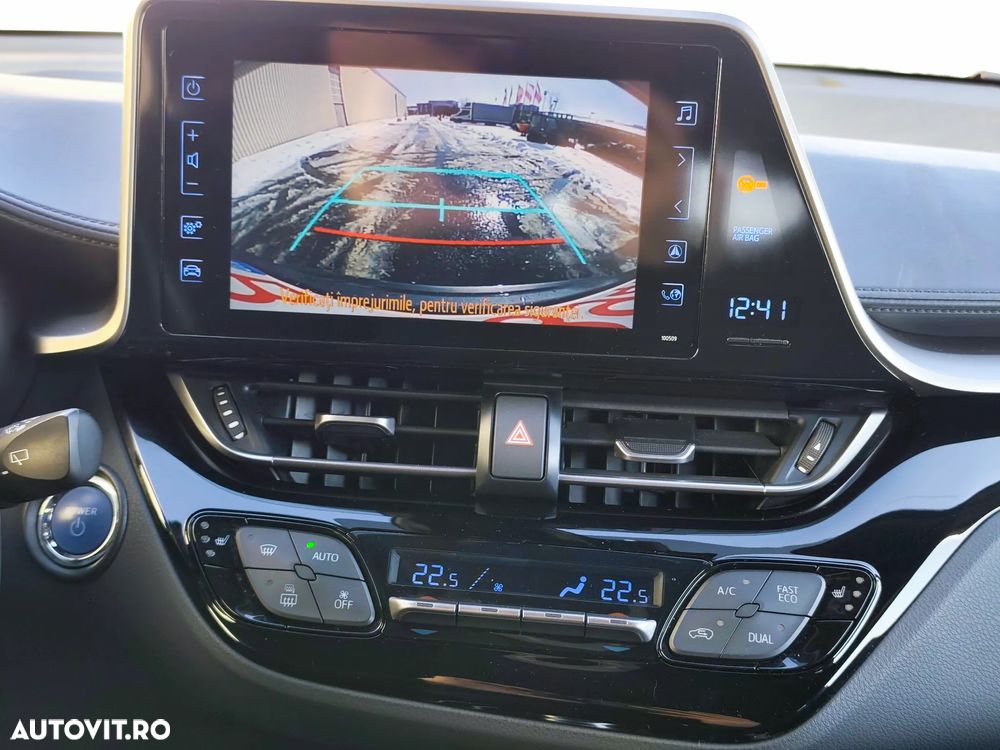 Toyota C-HR Lounge - 8