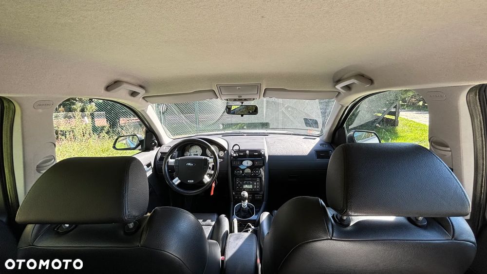 Ford Mondeo 3.0 V6 ST 220 - 11