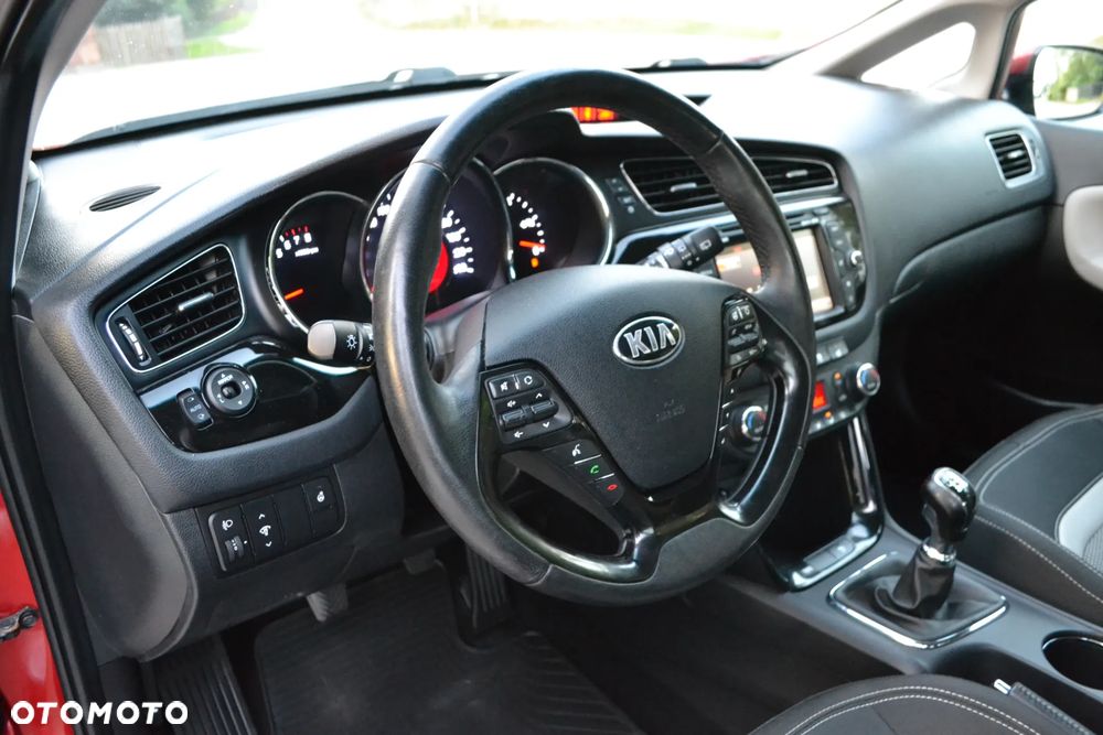 Kia Ceed 1.6 GDI Platinum Edition - 6