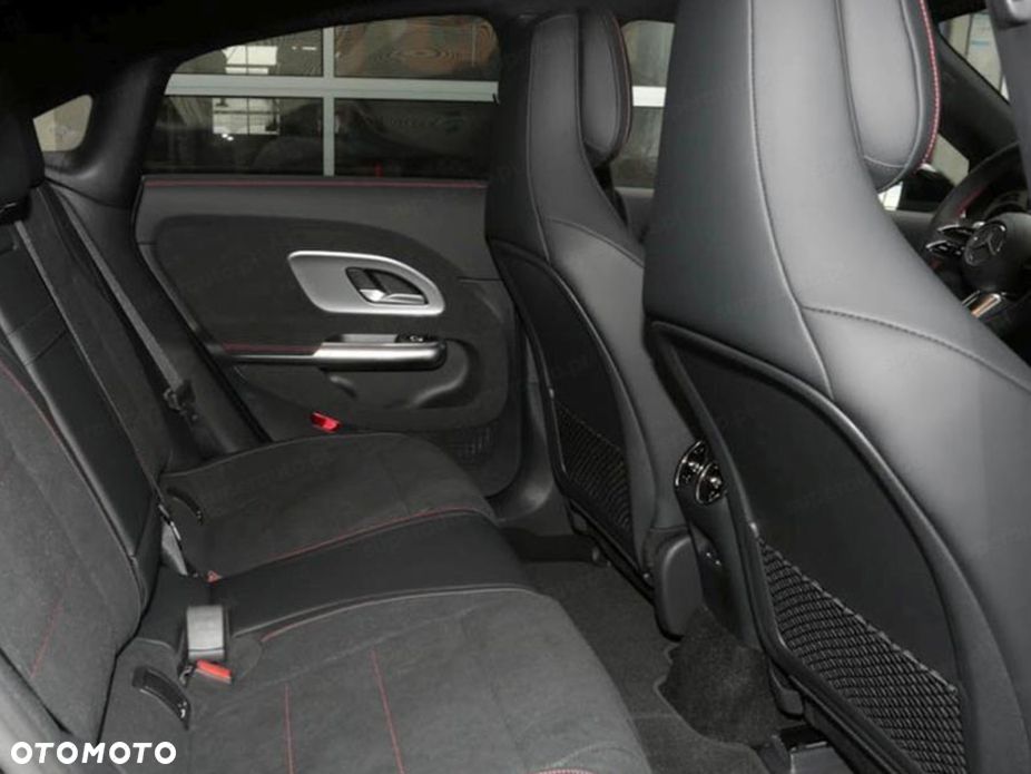 Mercedes-Benz CLA - 16