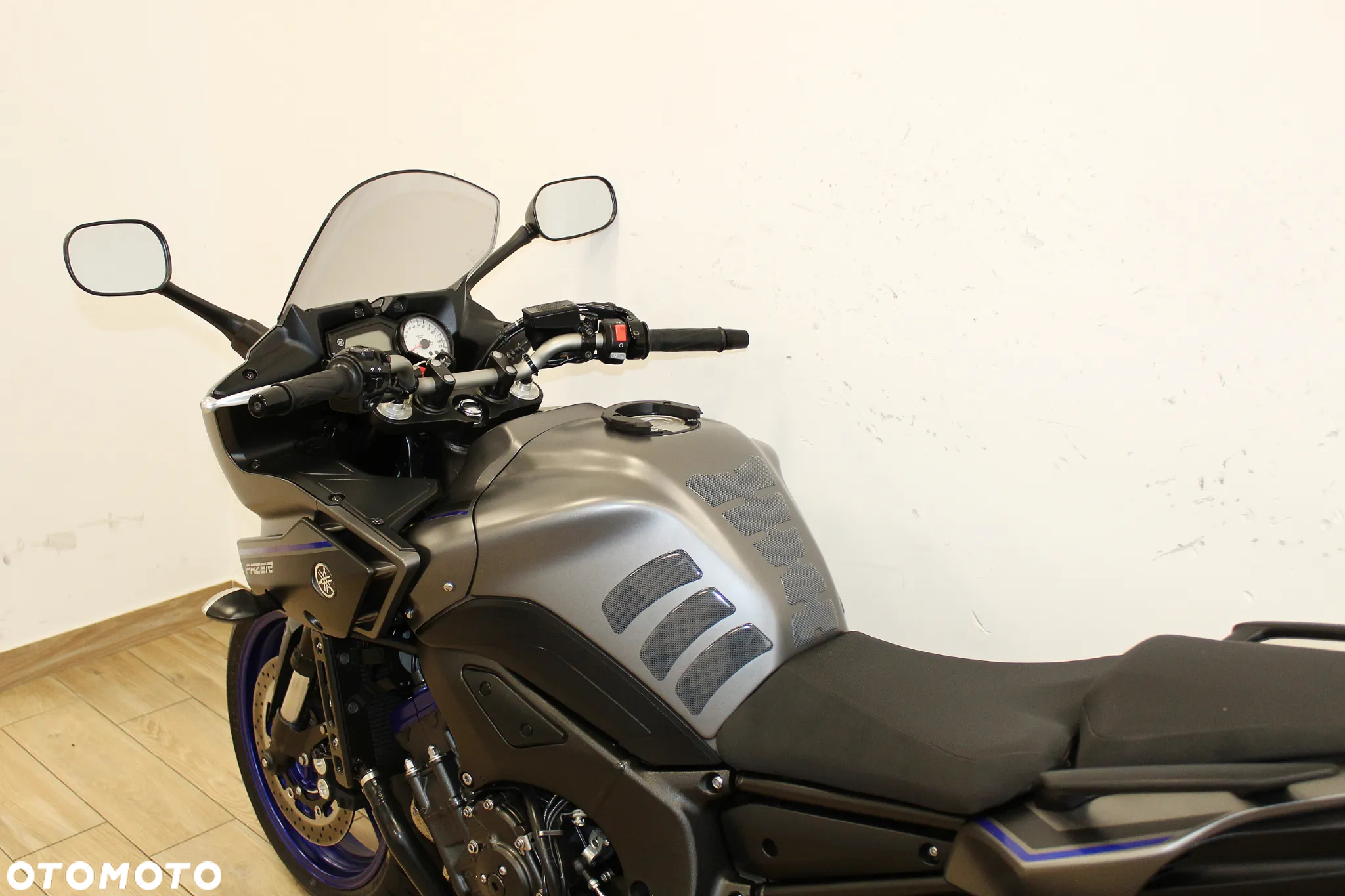 Yamaha FZ - 20