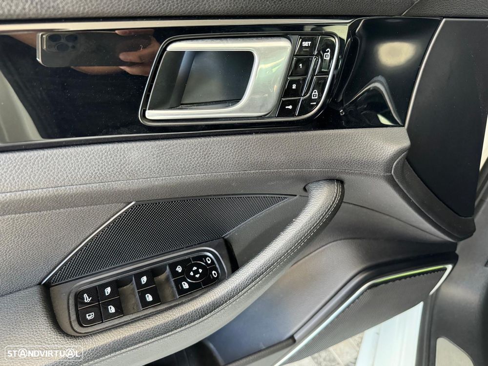 Porsche Panamera Sport Turismo 4 E-Hybrid - 13