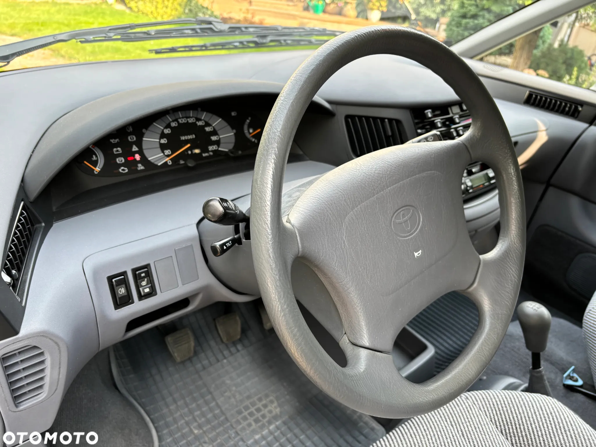 Toyota Previa - 12