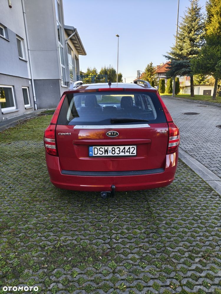 Kia Ceed - 4