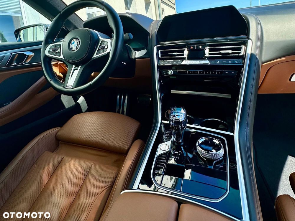 BMW Seria 8 - 34