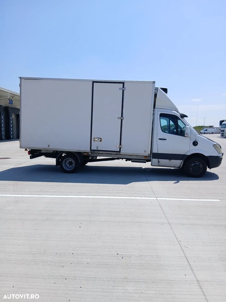 Mercedes-Benz Sprinter - 2
