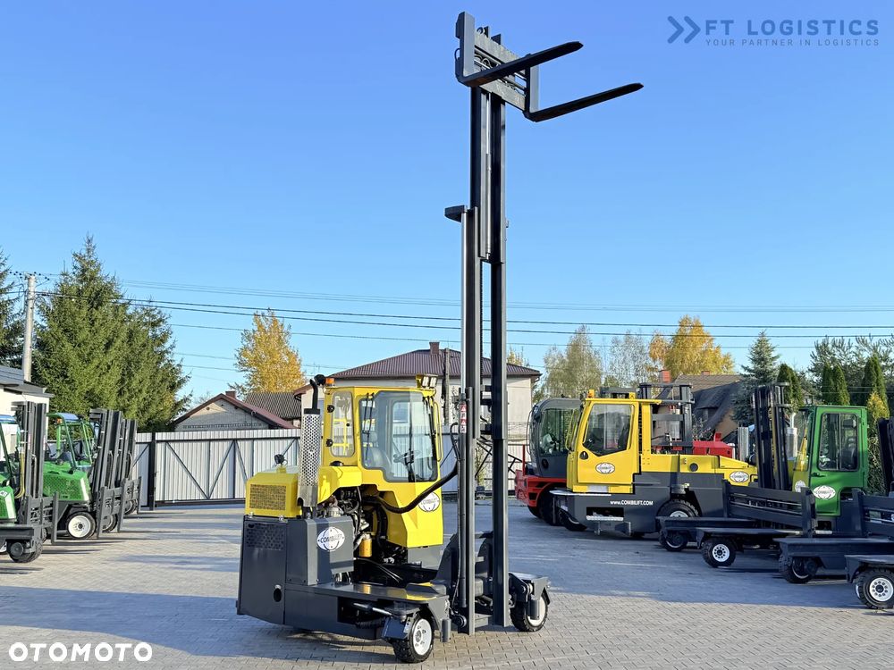 Combilift WÓZEK CZTEROKIERUNKOWY - WIELOKIERUNKOWY / C3000 / GAS / TRIPLEX 4900MM / WOLNY SKOK / POZYCJONER WIDEŁ / PEŁNA KABINA / STAN IDEALNY / Szeroka oferta wózków czterokierunkowych i bocznych, dopasowanych do różnorodnych potrzeb i zastosowań - 34