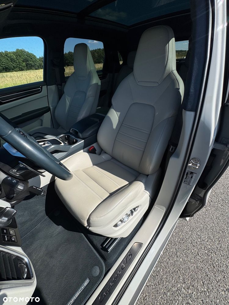 Porsche Cayenne - 18