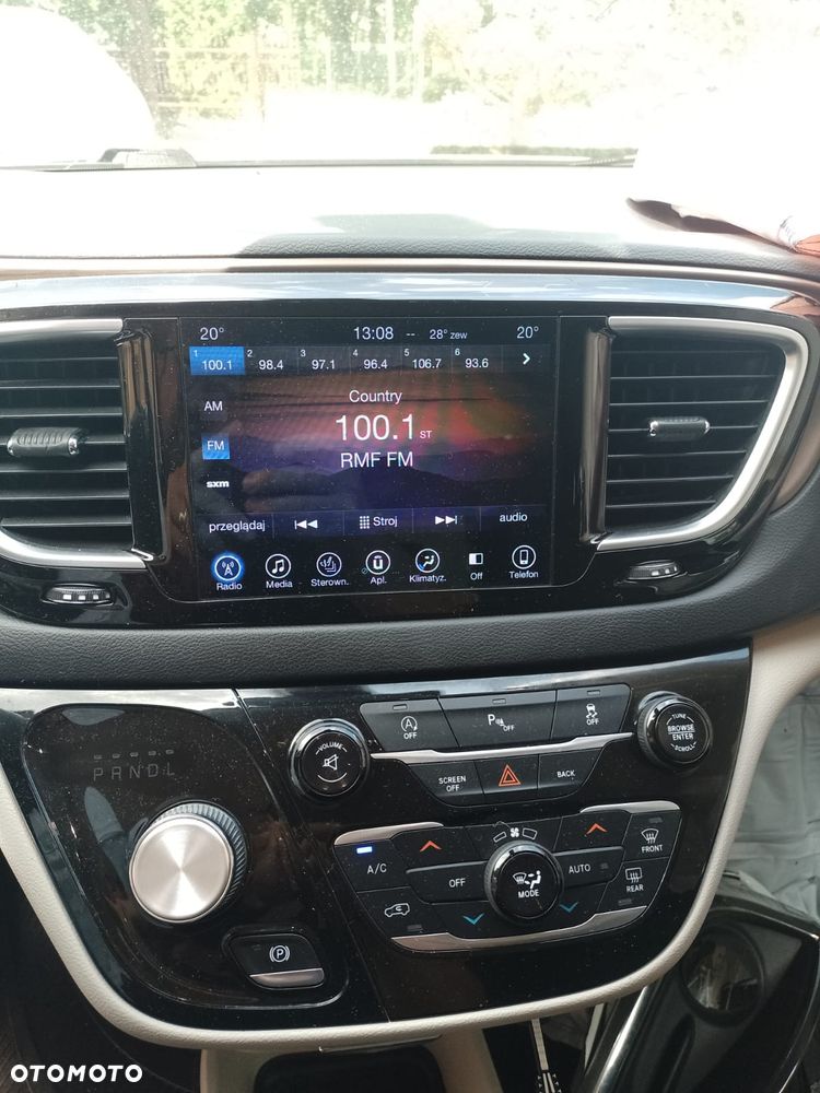 Chrysler Pacifica - 10